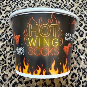 Hot wing socks - 4 pairs (NIB)